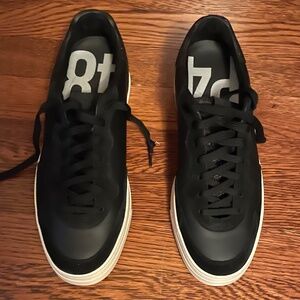 P448 Italian leather black sneakers size 9 ladies